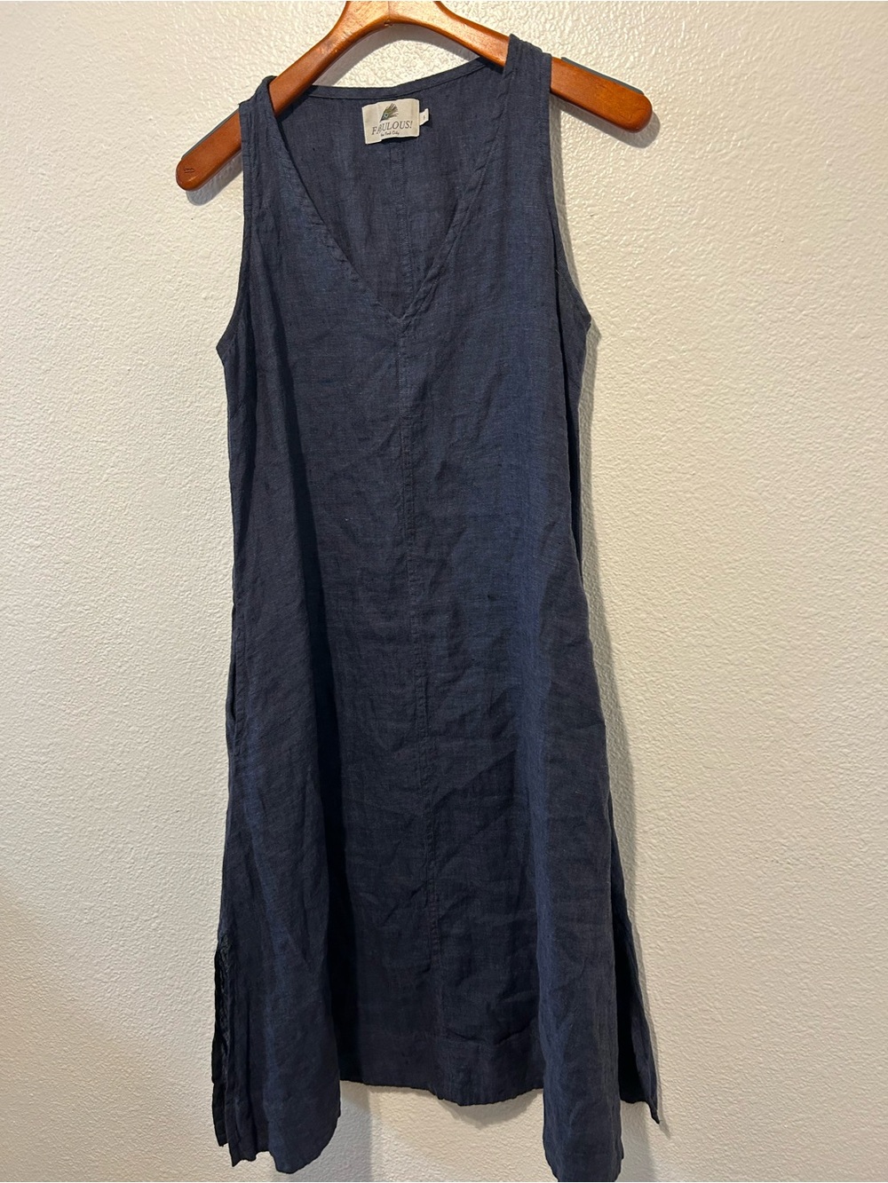 Linen V-Neck Sleeveless Midi Dress in Navy